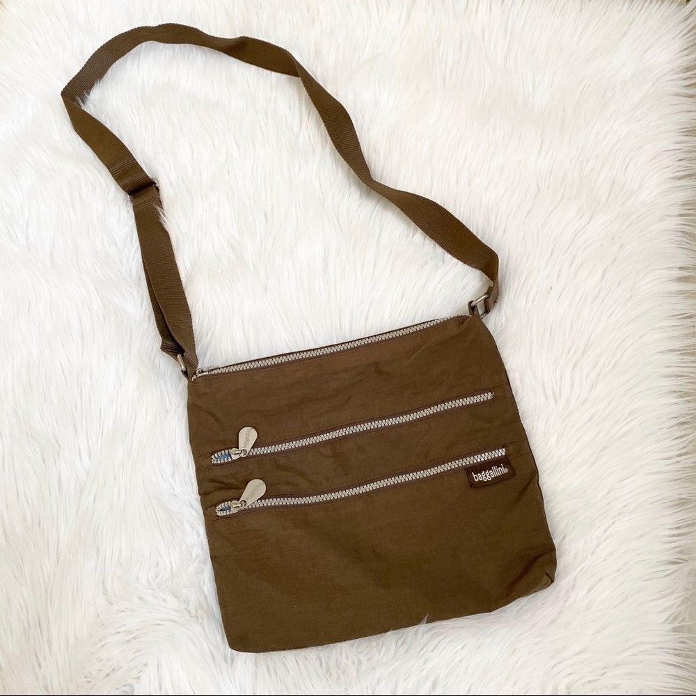 Baggallini nylon crossbody zipper travel bag brown